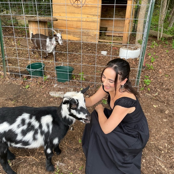 Meet your Posher, Jullia - Picture 3 of 3